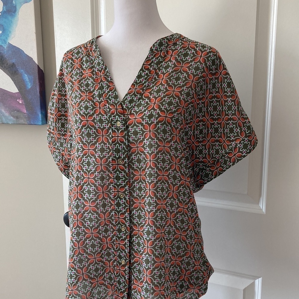 Banana Republic Factory medium button down blouse short sleeves green v-neck - Picture 4 of 13